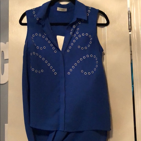 Short Sleeve Shirt with Gorgeous Back Detailing - Picture 1 of 7